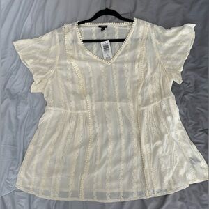 🌻BRAND NEW ADORABLE TORRID BLOUSE!